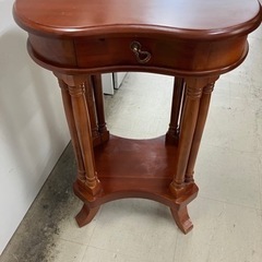 K2407-643 サイドボード 猫脚 天板背面汚れあり 中古の画像