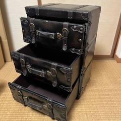 革がとてもかなりカッコいいアンティーク　ヴィンテージ　トランク型...