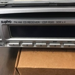 サンヨーCDカーコンポの画像