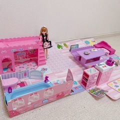 【お取引き中】リカちゃん ハウス +お着替え３着セットの画像