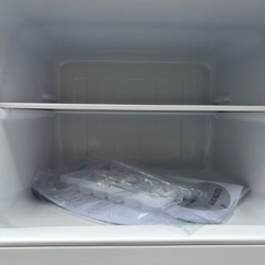 市内送料無料【2023年式中古美品】130L 2ドア　冷蔵庫　の画像