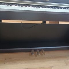 ★ジモティ割あり★ YAMAHA 電子ピアノ ブラック H83×D41×W135 クリーニング済み TK2665の画像