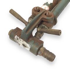 24Y478 ジ 業務用鋳物コンロ 2重 直径25cm 都市ガス用 厨房機器 中古品の画像