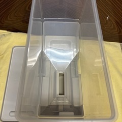 ニトリ　洗えて清潔 計量米びつ(12KG)の画像
