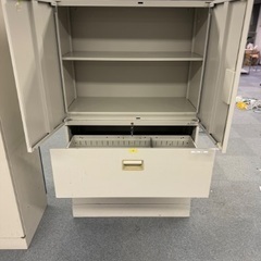 鍵付きロッカー W90 x H150 x D50 2段の画像
