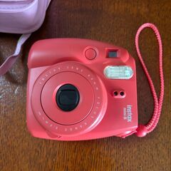 インスタントカメラ　Instax mini 8 ケース付き