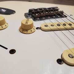 Fender Japan ストラトキャスター ケース付き