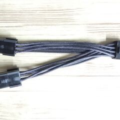 GPU電源変換ケーブル　6PINメス×２から8PINオス