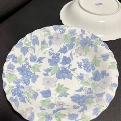 プレート 花柄 ブドウ柄 FINE CHINA Teienの画像