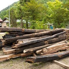 古民家　解体木材　あげます（無料配達、バラ置き）