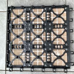 デッキ付きジョイントタイル 300角シェベル グレー 50枚程の画像