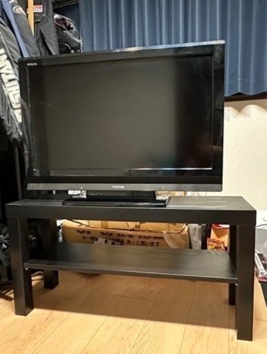 32型テレビ　TOSHIBA REGZA レグザ　テレビ台付き