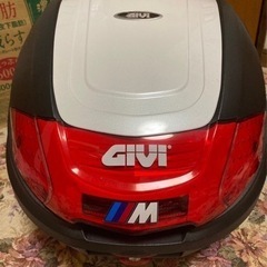 GIVIリアボックス
