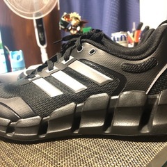 未使用】adidasのランニングシューズの画像