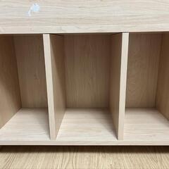ベビザらス絵本棚の画像