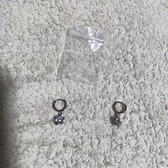 ≒▼m→→→j－31-4番 ブリリアントカットダイヤモンドＣＺフラワーアーチピアスの画像