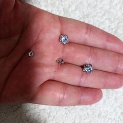 ≒m→→→j－31-4番 シルバー925刻印/ブリリアントフラワーピアスＷＨ　C＊Bの画像