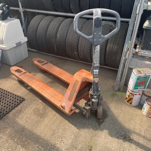 パレットハンドリフター