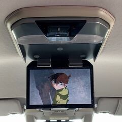 子供も快適ドライブ♪リアモニター装備！セダンでは珍しい！！