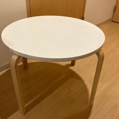 まるテーブル