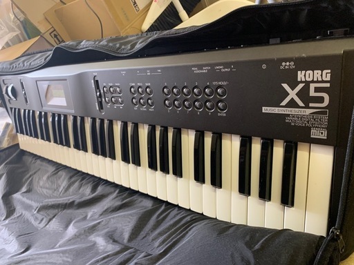 シンセサイザー　KORG X5