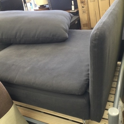 【✨人気のIKEA❗️スタイリッシュ❗️適度に柔らかい高反発❗️リラックスできる座り心地❗️2人掛けのソファがあるとカウチソファに❗️