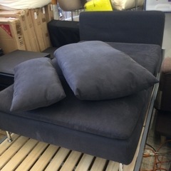 【✨人気のIKEA❗️スタイリッシュ❗️適度に柔らかい高反発❗️リラックスできる座り心地❗️2人掛けのソファがあるとカウチソファに❗️クッションカバー着脱可❗️✨】参考価格¥60,000円   IKEA／イケア　ソーデンハムン１人掛け