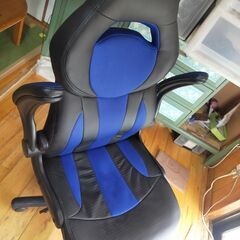 ゲーミングチェア　アイリスオーヤマ製の画像