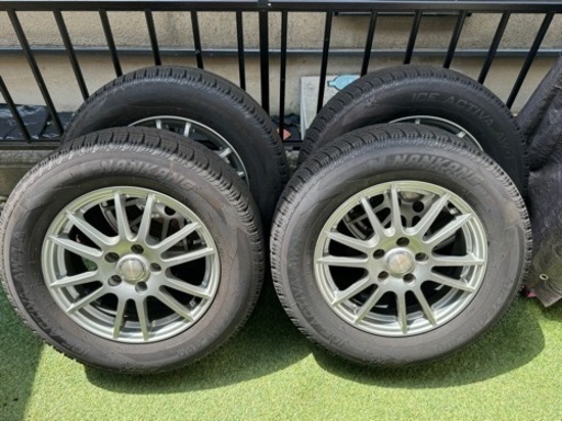 スタッドレスタイヤ4本セット215/65R16