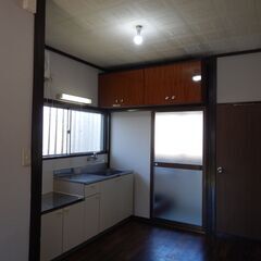 ☆南岩崎貸家☆人気の平屋戸建てです。敷金礼金なし。ペット飼育可。駐車場スペース２台あり(小型車限定) - 賃貸（マンション/一戸建て）
