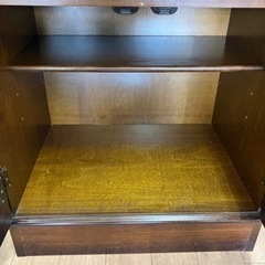 カリモク　コロニアル　チェスト　キャビネット　の画像