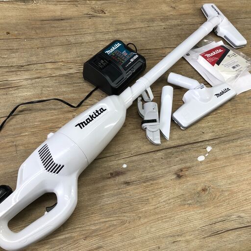 makita マキタ 充電式クリーナ CL106FD 掃除機 バッテリー付属 充電器 交換ヘッド 24g菊倉TK