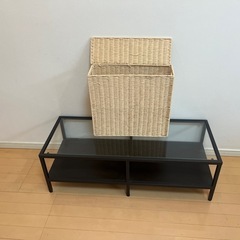 テレビ台とボックスの画像