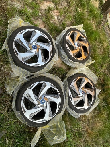 プリウスモデリスタ18インチ