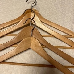 【決まりました】木のハンガー