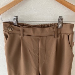 ベルトボタンパンツ　美品　の画像