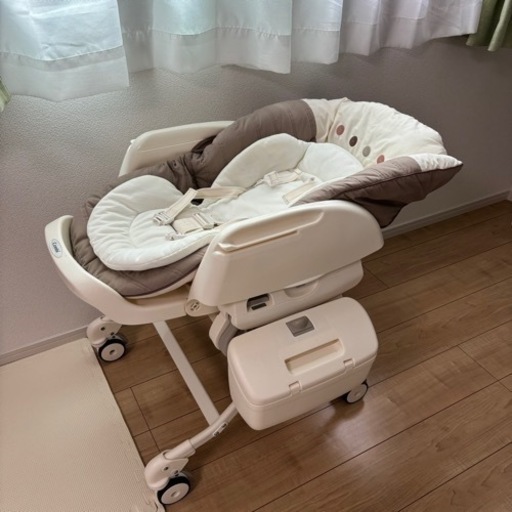 combi ネムリラ　自動ハイローチェア