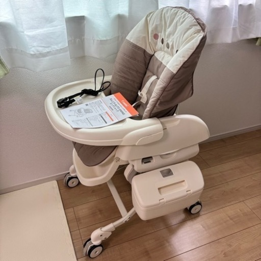 combi ネムリラ　自動ハイローチェア