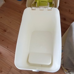 オムツ入れの画像