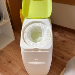 オムツ入れ