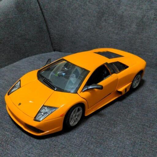 ランボルギーニ　SCALE 1/18 ムルシエラゴ　オレンジ