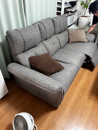 【完売御礼?】 ニトリ電動3人掛けソファー