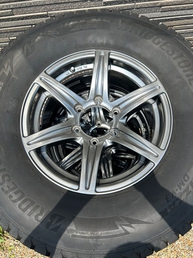 最終価格！実走行2000キロ倉庫保管ハイラックススタッドレスセット