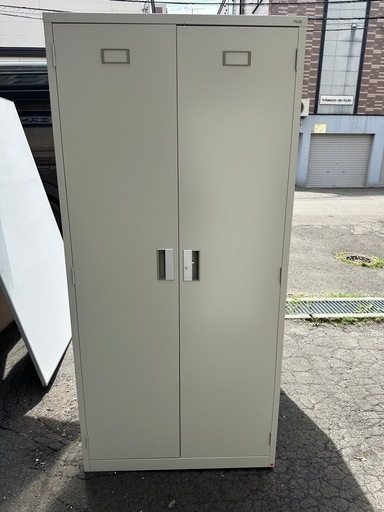 G2328ロッカー 棚 鍵付　書庫