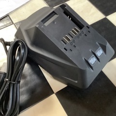【リサイクルサービス八光】幅23cm　アイリスオーヤマ　充電式グラストリマー　草刈機　JGT230の画像