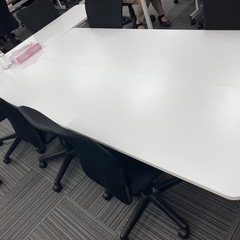 受け渡し予定者あり　パソコンデスク