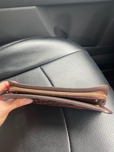 ルイヴィトン　　財布
