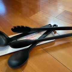 キッチン用品・カトラリー・食器(大体2セットずつ)の画像