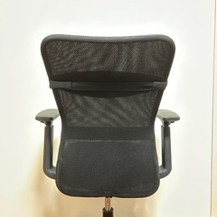 【美品】ニトリ オフィスチェア（OC 001 BK/肘付き）の画像