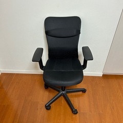 【美品】ニトリ オフィスチェア（OC 001 BK/肘付き）の画像